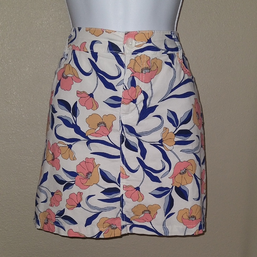 St. John's Bay Floral Skort